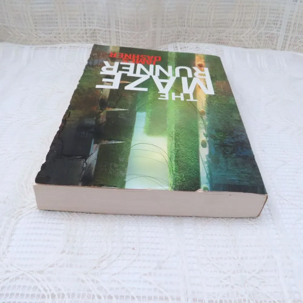 Maze Runner First Trade Paperback Book James Dashner Dystopian Science Fiction